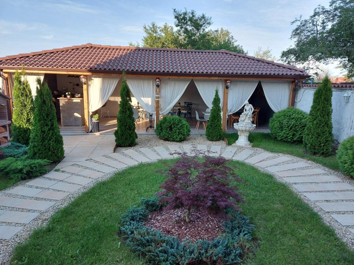 Boutique Villa Amalia 切尔诺莫雷茨 外观 照片